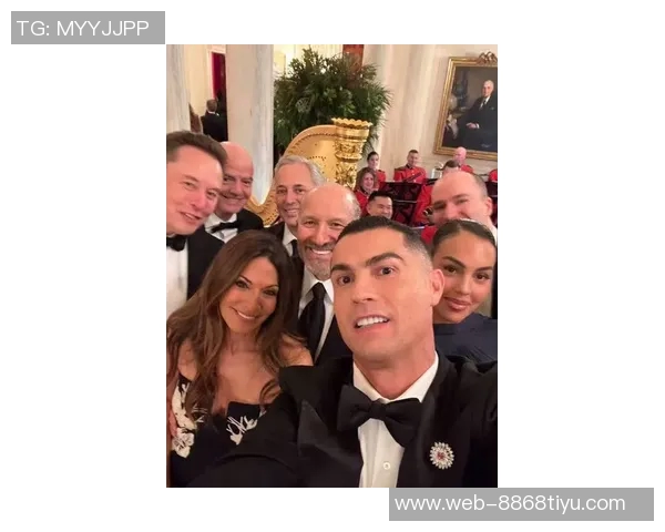 C罗身着西装出席白宫晚宴与美国防长亲密合影引发热议