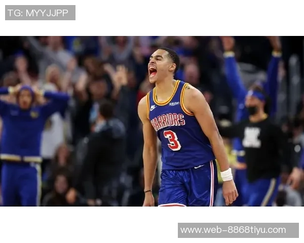 芬奇称赞迪林厄姆与里德默契配合突破篮下表现出色